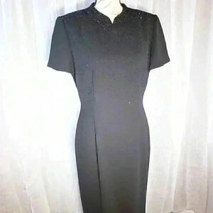 Donna Morgan Embellished neckline/covered buttons and zipper on back Size 10